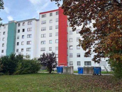 Bezugsfreie, schöne 5 Zi. DG Wohnung, 8.OG/Lift,  EBK, Kachelofen in Mühldorf