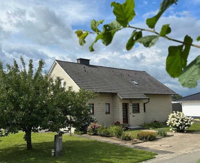 Zweifamilienhaus mit Ausblick ins Grüne