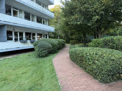 2-Zimmer-EG-Wohnung mit Blick ins Grüne – zentral in Refrath