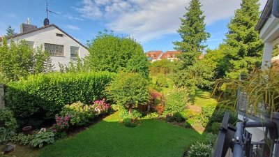 Geschmackvolle, modernisierte 2-Zimmer-Wohnung mit Balkon und EBK in Bad Homburg vor der Höhe