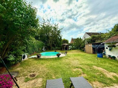 Doppelhaushälfte mit großem Grundstück in Düsseldorf-Eller