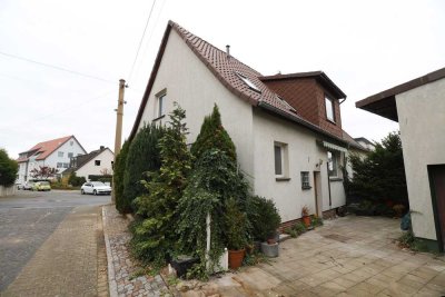 Provisionsfrei! Entkernte Doppelhaushälfte in Neuhof in ruhiger Lage.