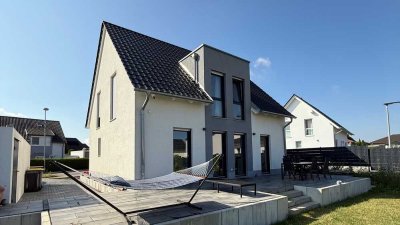 Freistehendes modernes Einfamilienhaus in Teutschenthal - Garage, Einbauküche, provisionsfrei