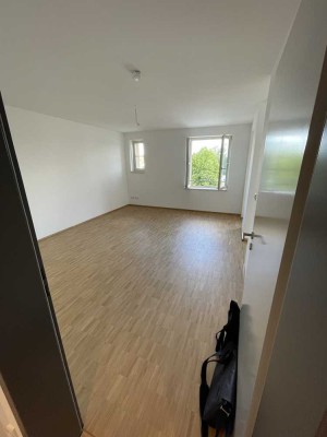 Schöne 3-Zimmer-Wohnung mit Einbauküche Nähe Stadtzentrum in Borna