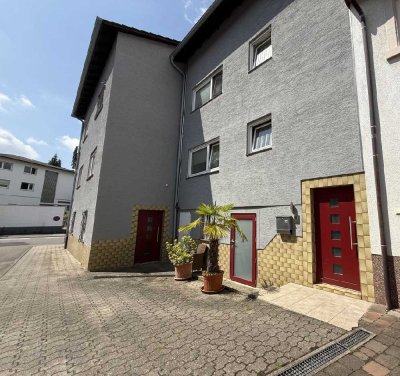 BIETERVERFAHREN! Refugium: 6 Zimmer, günstige Betriebskosten, großer Balkon, plus Büro-Direktzugang!