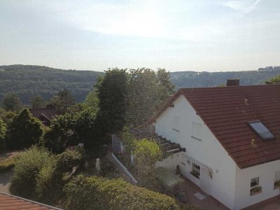 Lichtdurchflutete 4-Zimmer-Wohnung mit unvergleichlichem Kochertal-Blick