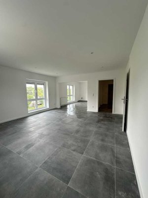 Erstbezug nach Sanierung: Geschmackvolle 3-Zimmer-Wohnung in gehobenem Stil
