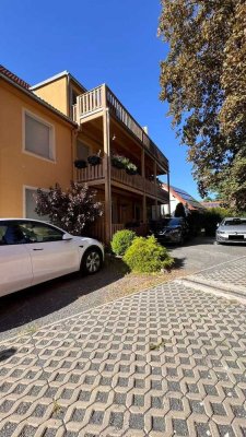 Modernes Mehrfamilienhaus mit 3 großen Wohneinheiten