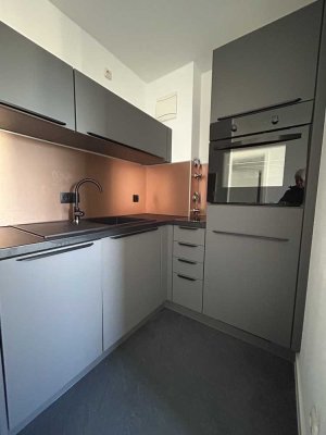 ! 2 Monate mietfrei ! **ALLES NEU** Kleine 2 Raum Wohnung mit Balkon