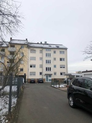 Preisreduzierung!Ohne Makler! Leerstehende, Modernisierte 3-Zimmer-Wohnung (Balkon, EBK, Stellplatz)