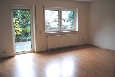 Souterrain-WHG mit schöner EBK, eigener Terrasse und Garage