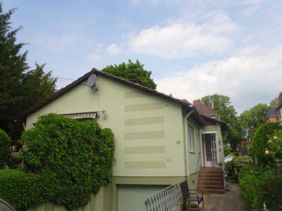Die Rarität !! Bungalow in höchstbeliebter Stadtlage - Seitenstraße - mit Garage und Stellplatz