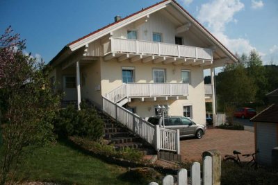 Helle 4-Zimmer Dachgeschosswohnung in Zwiesel mit Balkon