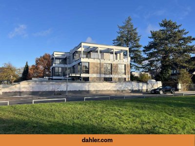 Mit Lift, EBK & Carport, wunderschön gelegen