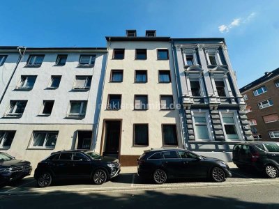 M'GLADBACH - ZENTRUM
SOLIDES 5-PARTEIENHAUS MIT ENTWICKLUNGSPOTENZIAL!