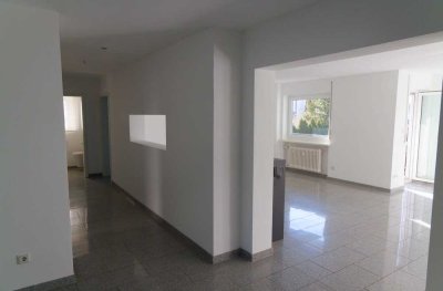 Gehobene 3-Zimmer EG-Wohnung mit Balkon und Garten nahe Erlangen