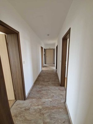 Schöne 4-Zimmer-Wohnung mit Balkon und Einbauküche in Tapfheim