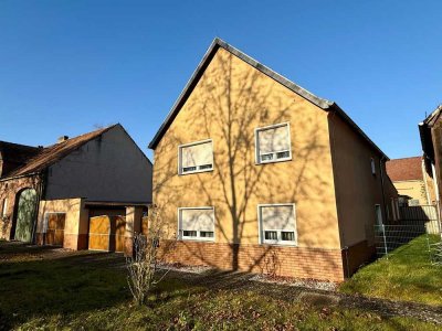 Ländliches Anwesen mit Scheune, Werkstatt & 1.925 m² Grundstück in Illmersdorf