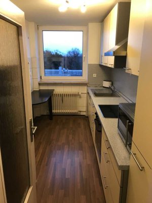 Stilvolle 4-Zimmer-Wohnung mit Balkon und Einbauküche in München