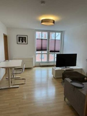 Möbliert: Helle 2-Zimmer Wohnung in Schwabing // Am Kurfürstenplatz
