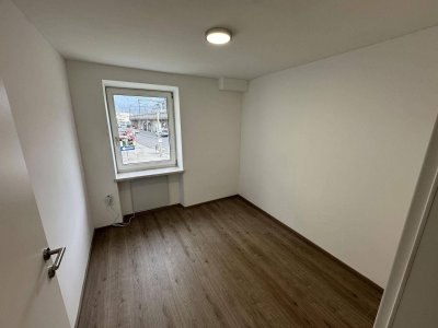 Top vermietete Anlage: 4,8% Rendite! Sanierte 3 Zimmer-Wohnung