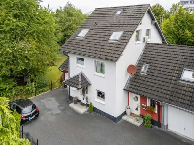ZWEI WOHNEINHEITEN, EIN LEBENSTRAUM – EXKLUSIVES FAMILIENHAUS MIT EINLIEGERWOHNUNG