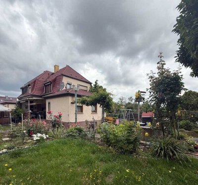 Doppelhaushälfte mit riesigem Grundstück in Panitzsch bei Leipzig