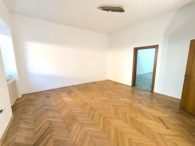 Elegante Altbau-Wohnung mit ca. 254 m² Wohnfläche mit Balkon und Terrasse im Zentrum von Völkermarkt