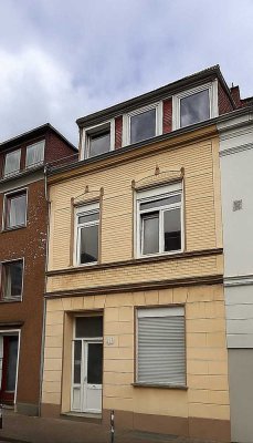 Sanierungsbedürftiges Altbremerhaus im Viertel