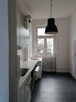Lichtdurchflutete 3-Zimmer-Altbauwohnung mit Balkon im Ostend