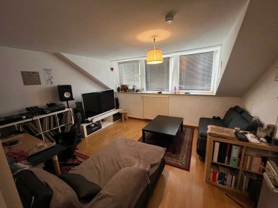Nachmieter gesucht für 2-Zimmer-Dachgeschosswohnung in Wiesbaden