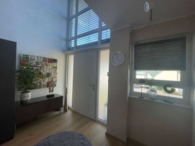Modernes freistehendes Einfamilienhaus mit Garage – Wohnträume werden wahr