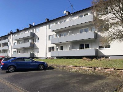Vollständig renovierte 3-Raum-Wohnung mit Balkon in Idar-Oberstein