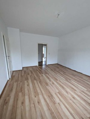 ++SCHICKE 3-R. WHG+M. BALKON+DUSCHBAD M. FENSTER+!!+++