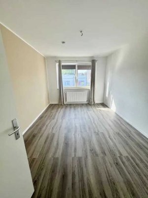 Schöne und vollständig renovierte 4-Raum-Wohnung mit gehobener Innenausstattung in Datteln