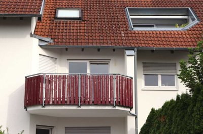 Gepflegte 2ZKBB-Whg. mit EBK, TG & Weitblick in ruhiger Hanglage in Schöntal-Berlichingen.