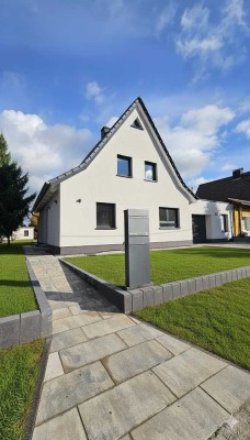 Erstbezug nach Sanierung - großes Grundstück in beliebter Lage