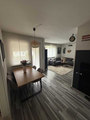 Charmante kernsanierte 3 Zimmer Wohnung mit Einbauküche
