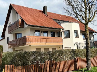 Gepflegte 3,5-Zimmer-Wohnung mit Dachterrasse und Balkon