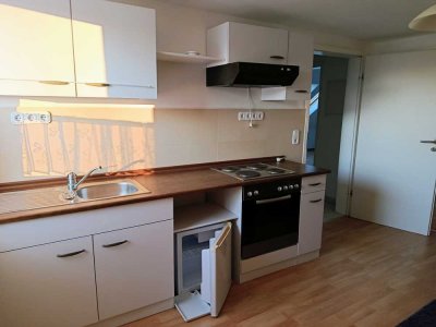 Helle 2-Zimmer Dachgeschosswohnung in Straubing Kernstadt (teilmöbliert)