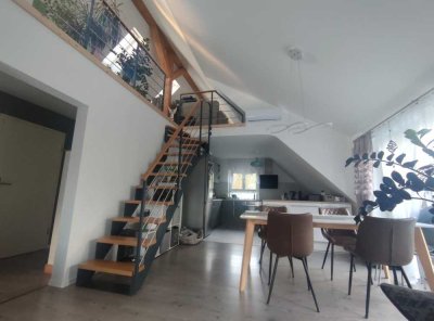 Maisonette-Wohnung mit Balkon und Gartenoption in 2 Familien Haus