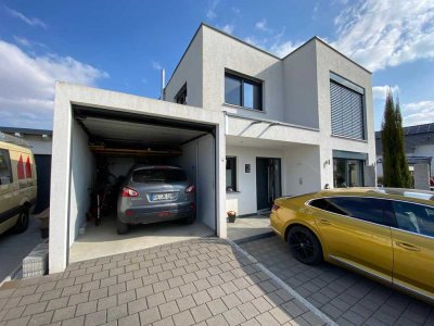 Luxuriöses ,extravagantes Zweifamilienhaus