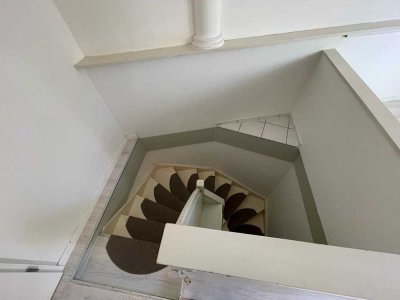 Geräumige, modernisierte 1,5-Zimmer-Wohnung mit gehobener Innenausstattung zur Miete in Siegburg