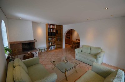 Am Chiemsee - Exklusive, ruhig gelegene 5-Zi-EG-Wohnung mit Terrasse, Süd-Balkon, EBK, Kamin und TG