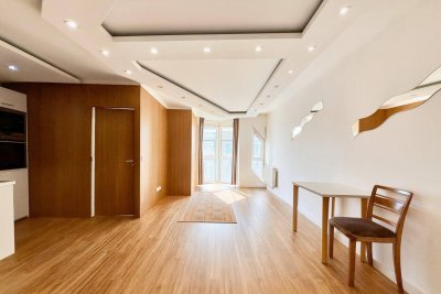 SONNIGE 2 Zimmer - teilsaniert - ca. 37m² WFL - 4. Liftstock - Perfekte Infrastruktur - U-BAHN