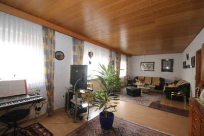 LORSCH, grosses 1-Familienhaus mit viel Platz zum Wohnen in zentraler Stadtlage