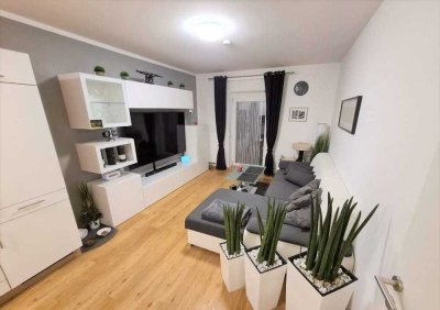 Schöne und vollständig renovierte 2-Zimmer-Wohnung mit Balkon und Einbauküche in Torgelow
