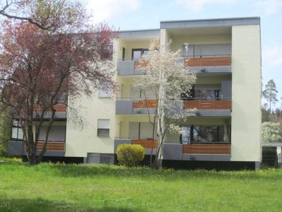 *** Sofortbezug: gepflegte, großzügige 2/3-Zimmer-Wohnung in schöner Lage im Höhenort ...