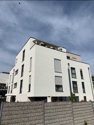 Exklusive, neuwertige 4-Zimmer-Penthouse-Wohnung mit Terrasse und EBK in Dreieich