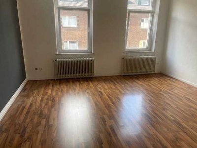 3 Zimmer Altbauwohnung in Duisburg Neudorf